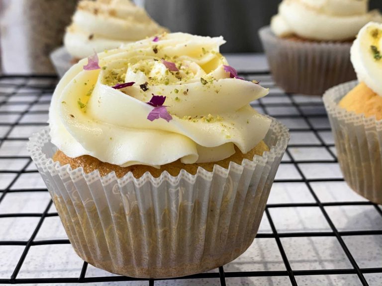 saffron cupcake