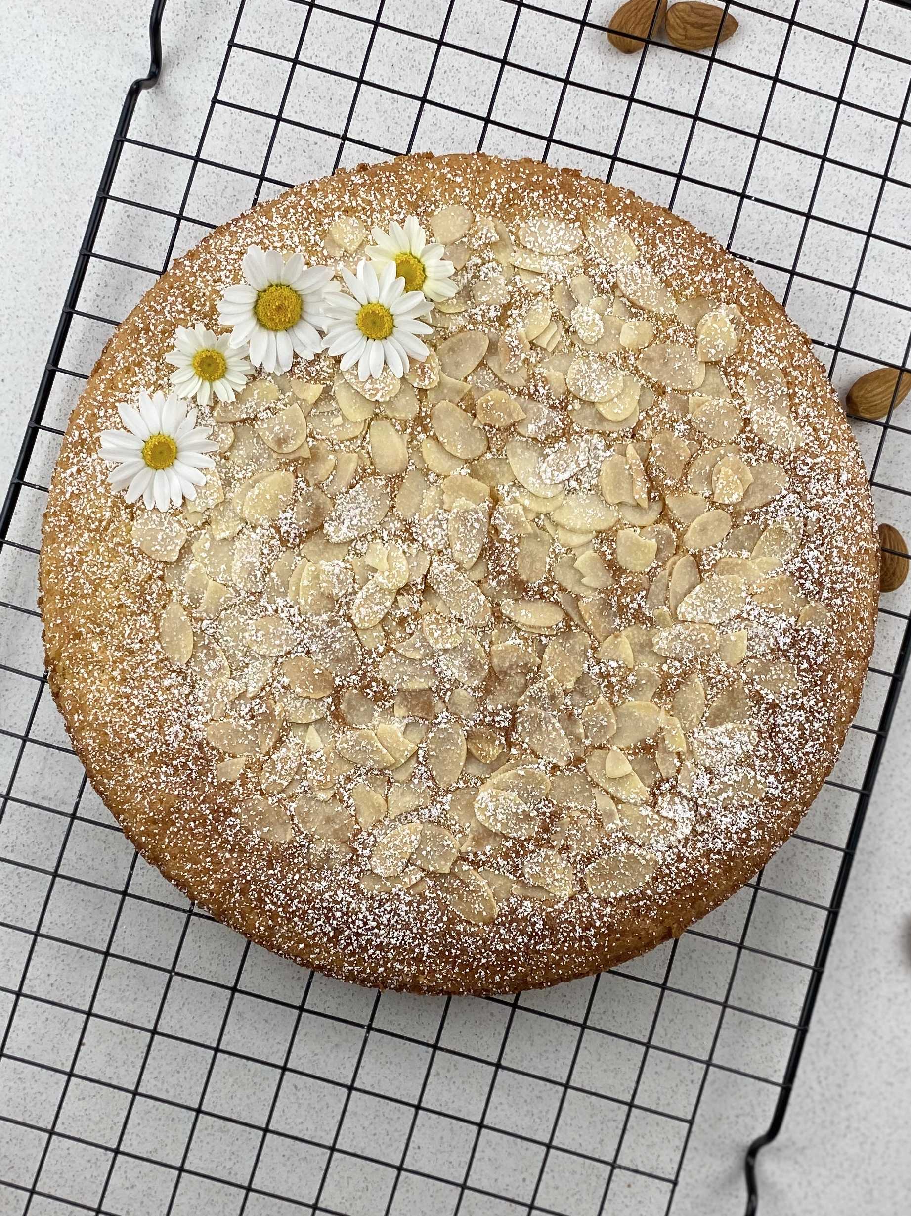 Gluten free almond cake