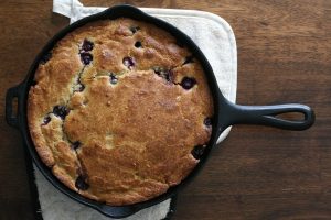 Easy ways to bake a cake without a cake pan