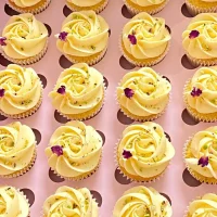 Saffrom Mini Wedding Cupcakes